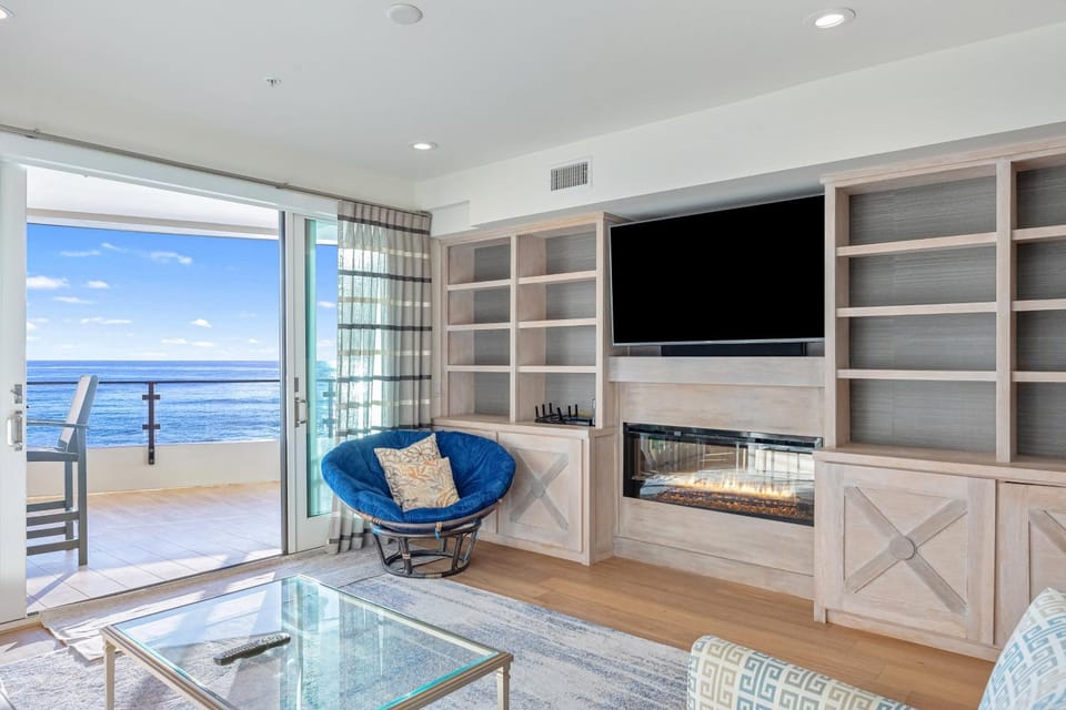 Escape to Neptune House in La Jolla