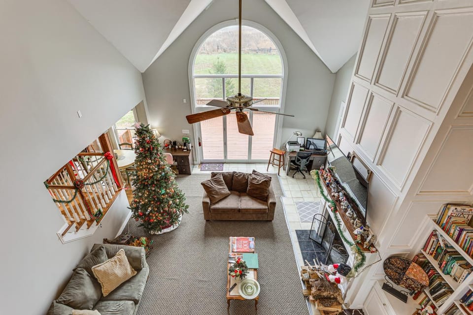 6 Mi to Bourbon Trail Group Estate on 20 Acres House in Indiana