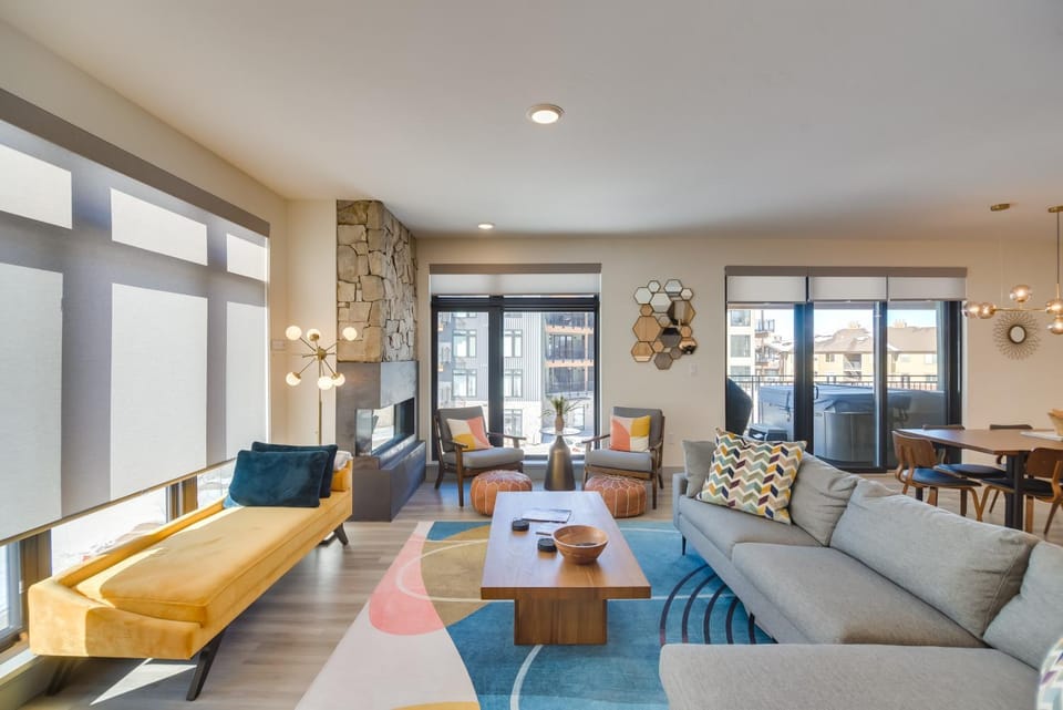 Winter Park Condo w/ Hot Tub, Balcony & Shuttle! House in Fraser
