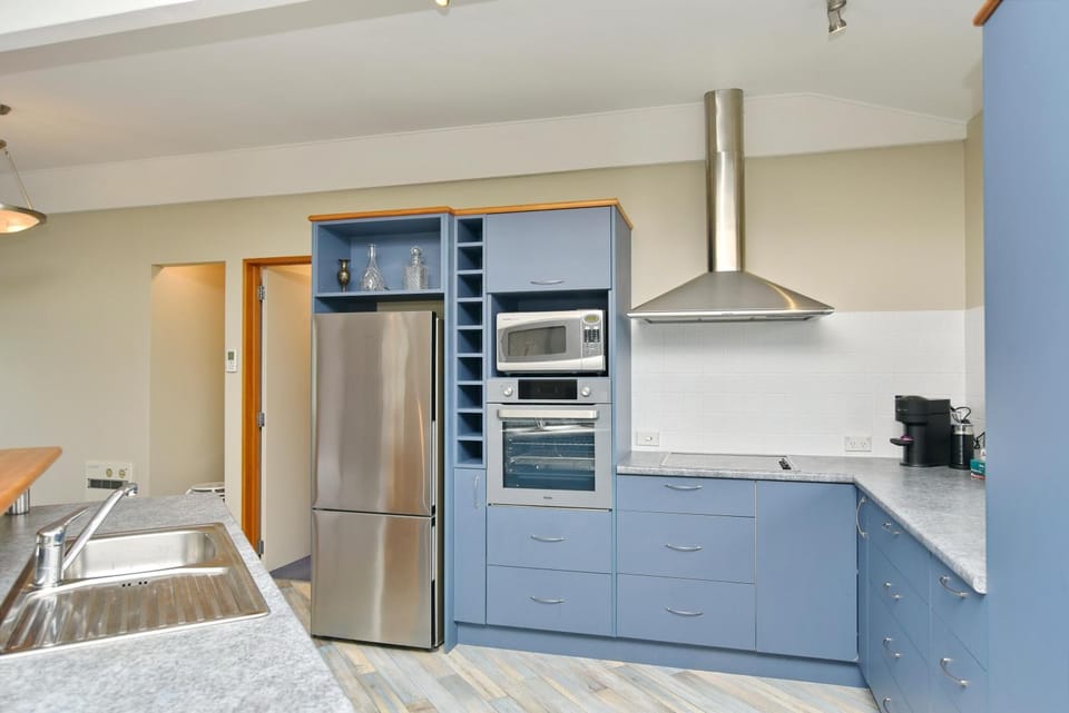 Kitchen or kitchenette, minibar, pet friendly, stove