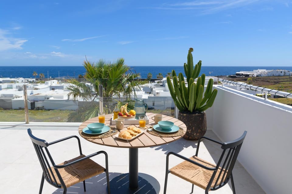 Natural landscape, View (from property/room), Balcony/Terrace, Sea view