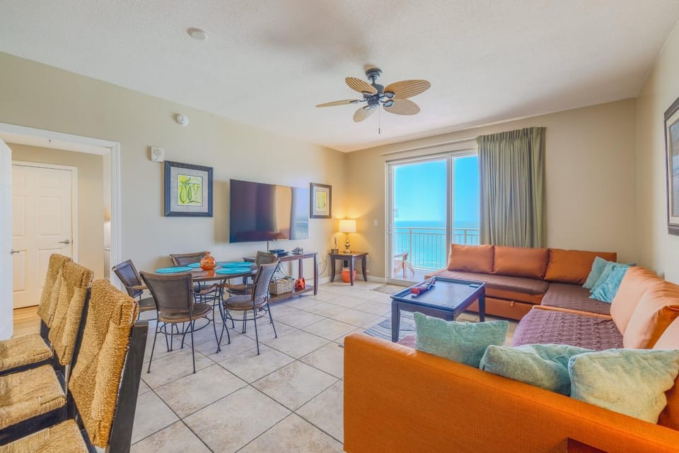 TV and multimedia, Living room, Seating area, Dining area, Beach