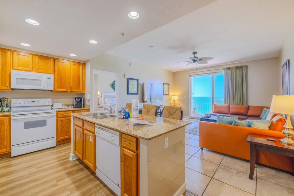 Kitchen or kitchenette, Dining area, dishwasher, microwave, oven, stove, toaster