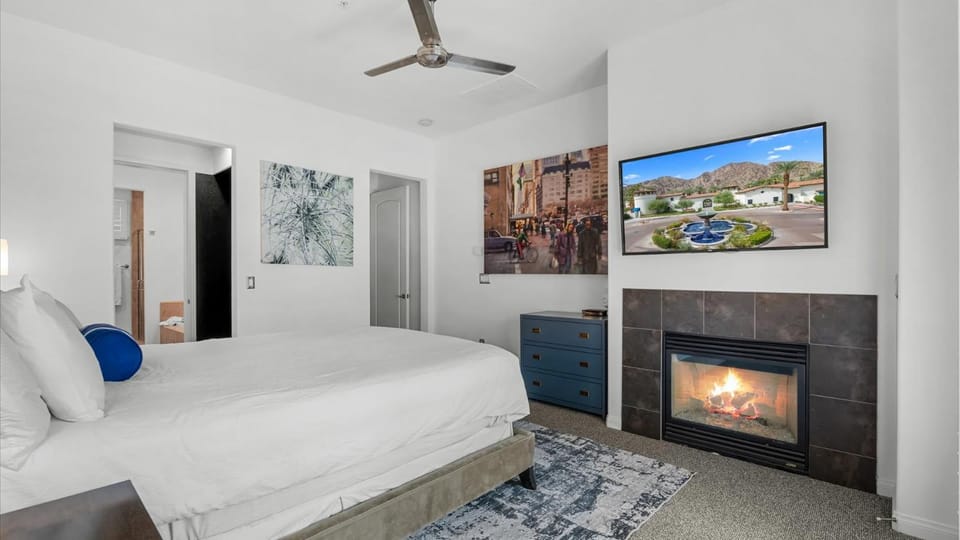 LV031 Luxurious Upstairs Legacy Villas Studio Apartment in Indian Wells