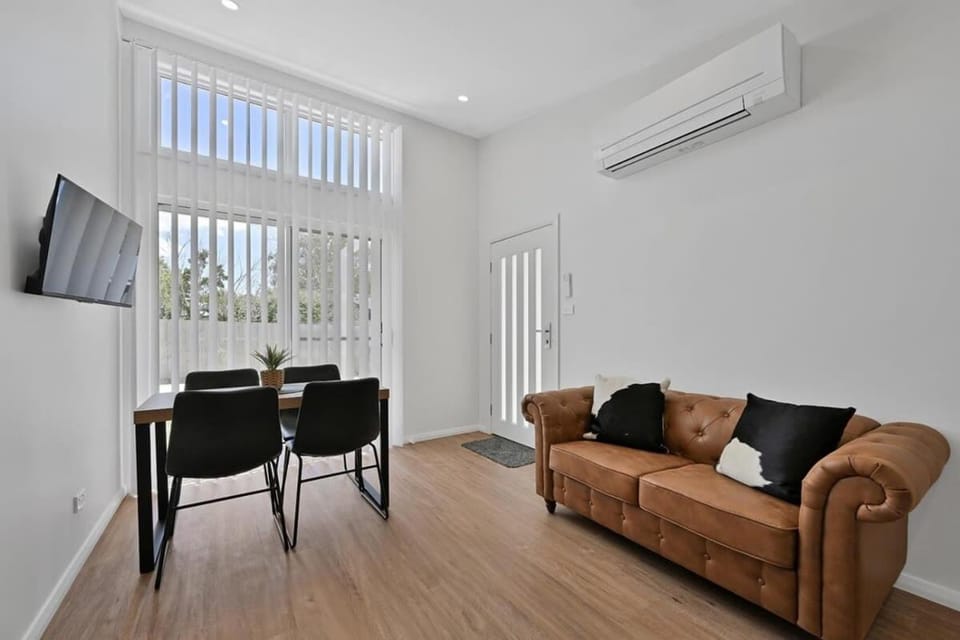 TV and multimedia, Dining area