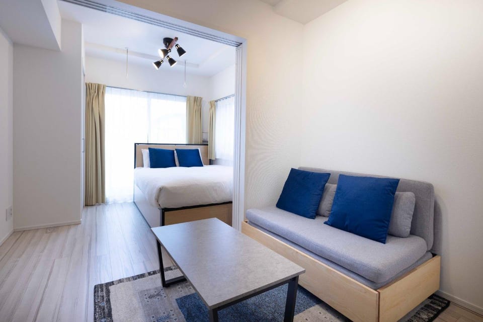 Bed, Living room, Photo of the whole room, Seating area, Bedroom