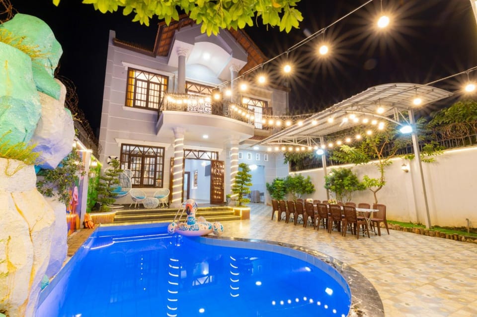 Karaoke, Swimming pool