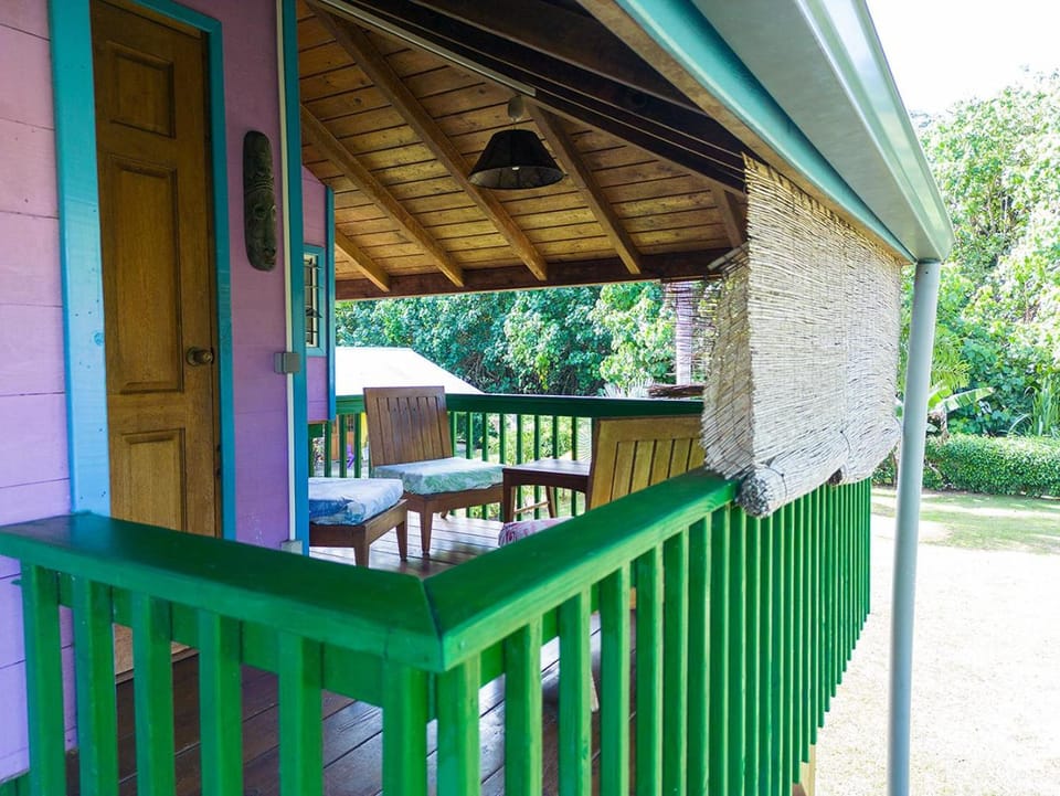 Heimanarii's Lodge - Fare Manu Bed and Breakfast in Moorea-Maiao