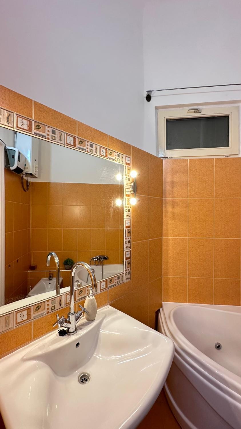 Shower, Bath