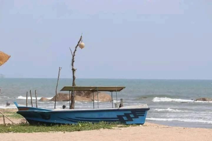 lake side cabana Bed and Breakfast in Galle