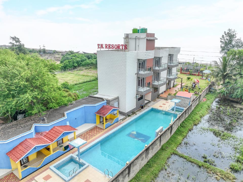 Property building, Day, Natural landscape, Pool view, Swimming pool