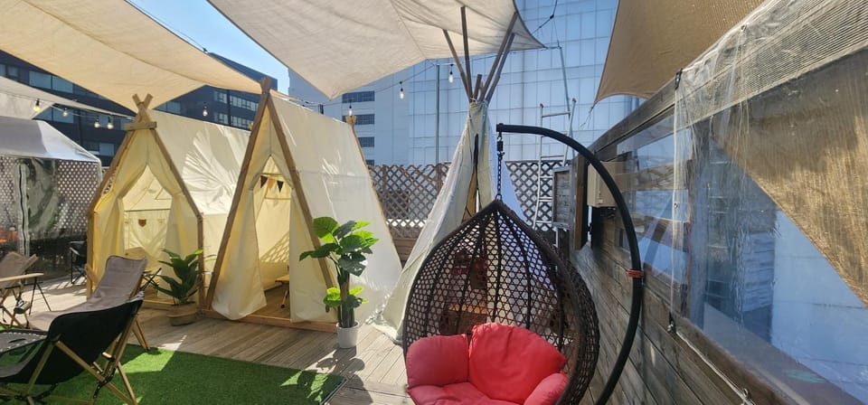 Restaurant/places to eat, Balcony/Terrace, Other