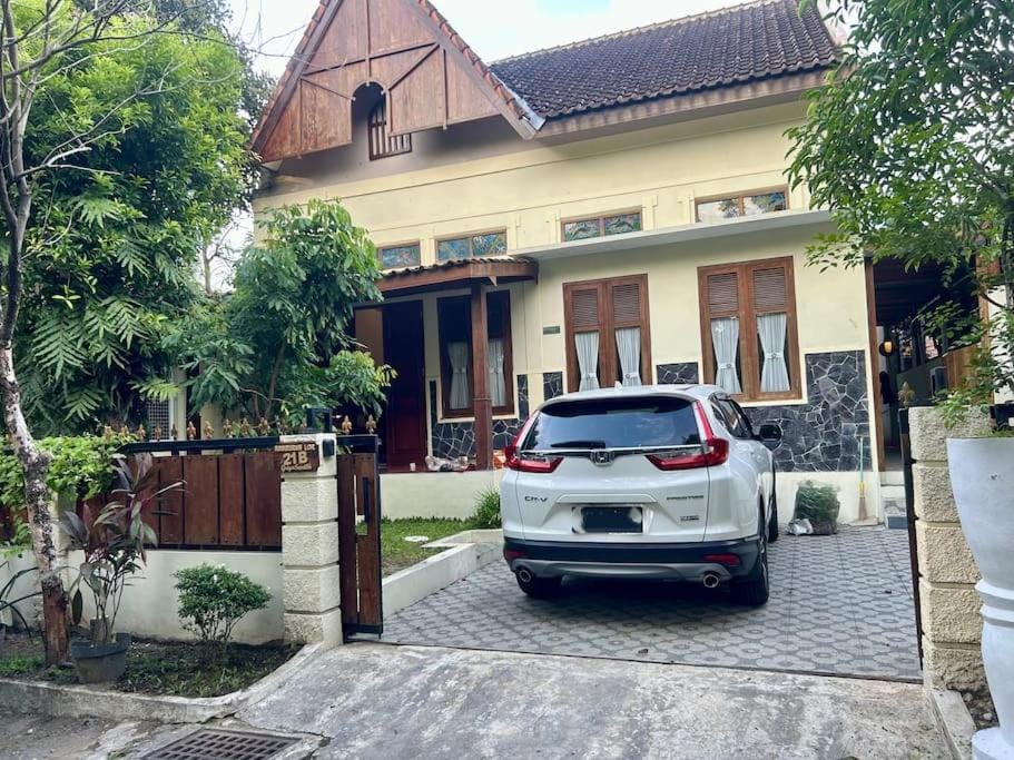 AW Griya Semilir House in Yogyakarta