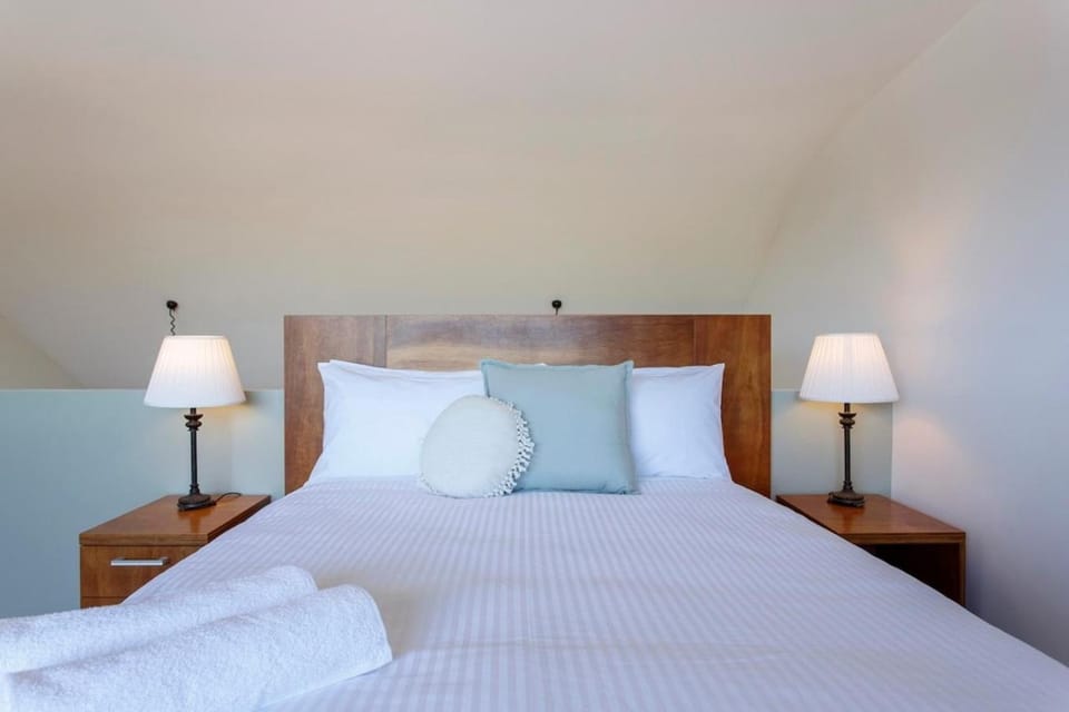 The Tannery Loft Walk to beach & Cafes Apartment in Perth