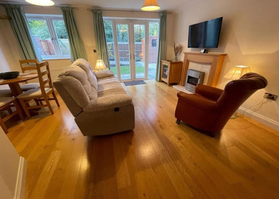Spacious House in Picturesque Madingley Village House in South Cambridgeshire District