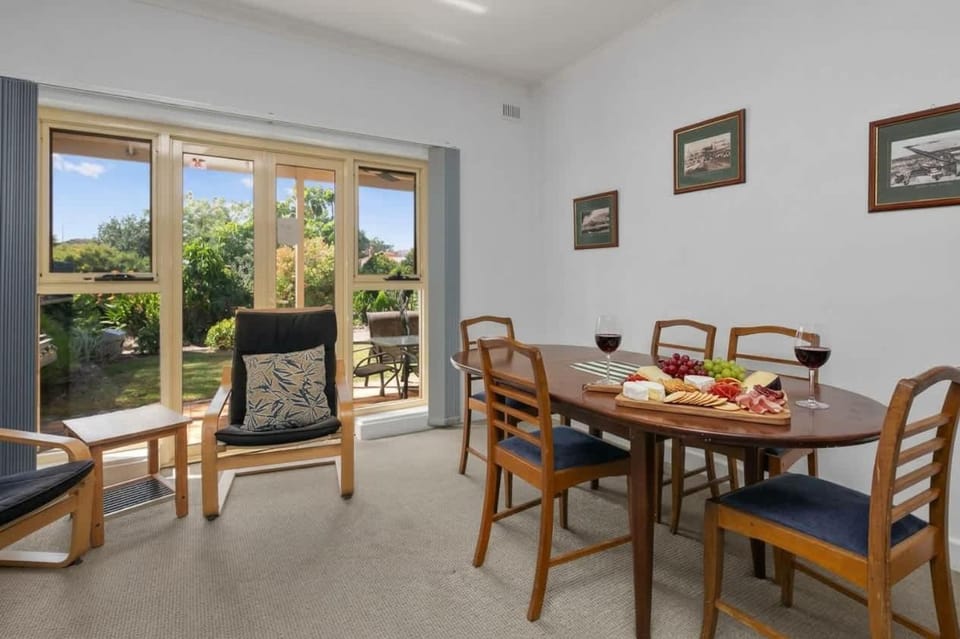 Kybunga by the Beach (part of Harriett's Cottage) House in Adelaide