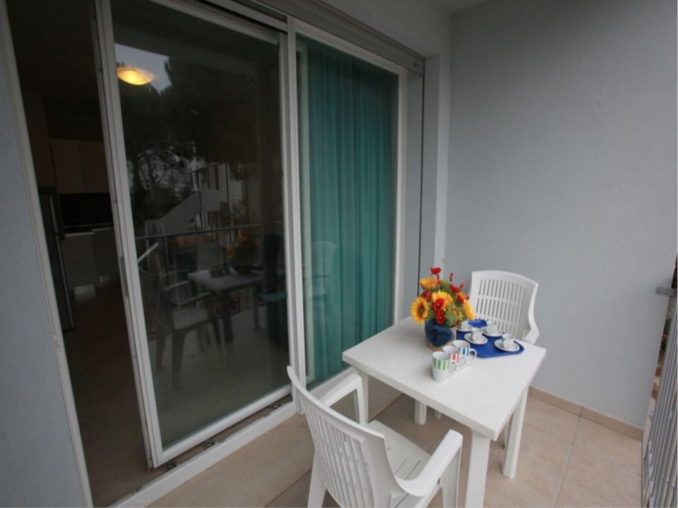 Balcony/Terrace, furniture