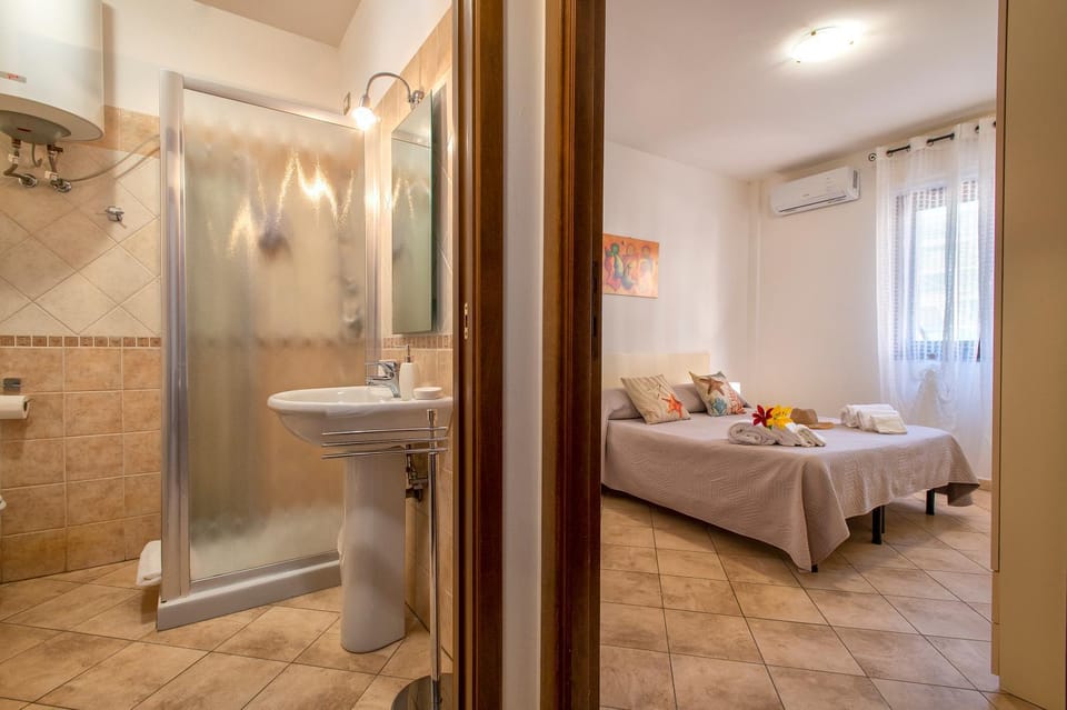 Bathroom, Bedroom, washing machine
