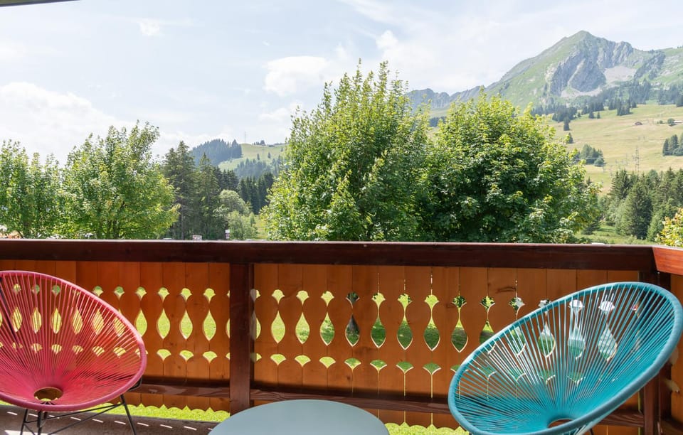 Balcony/Terrace, Mountain view
