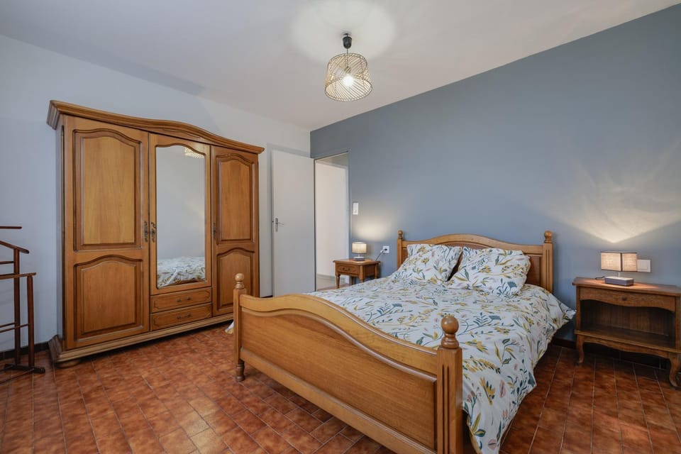 Living room, Bedroom