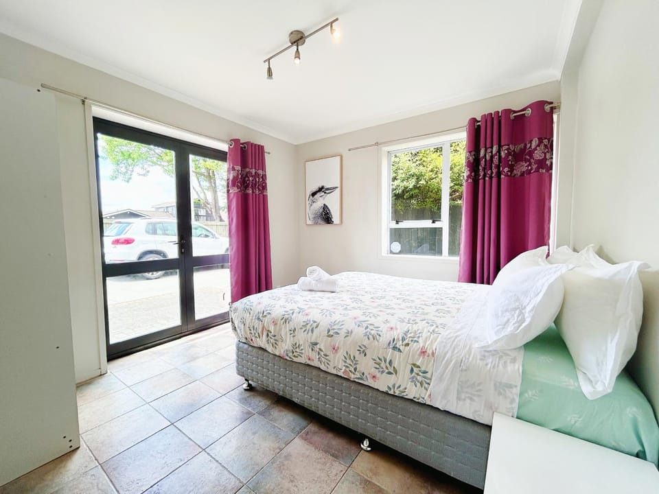 Rotorua 5 Bedrooms 3 bathroom family house House in Rotorua