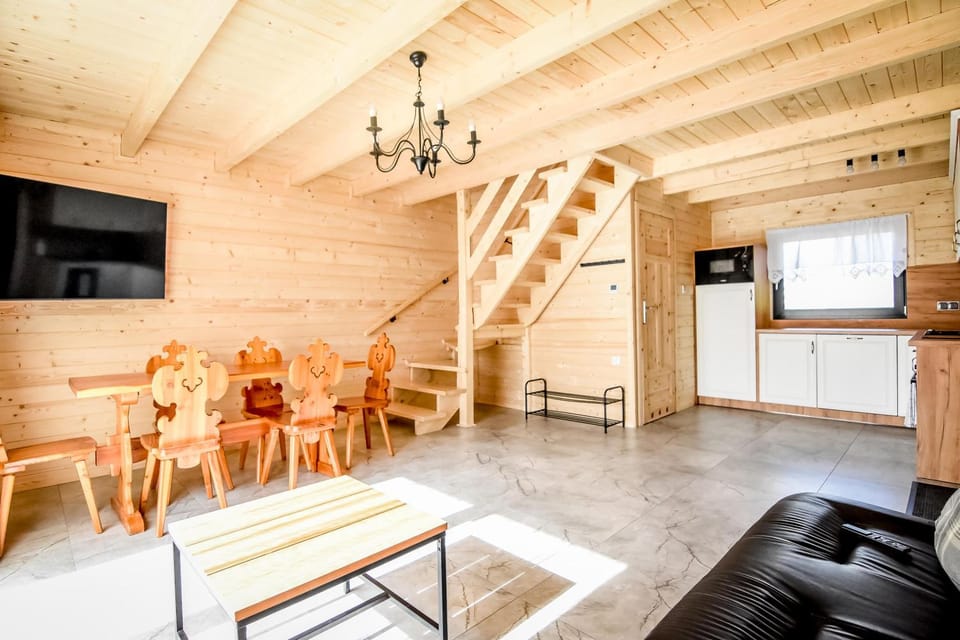 TV and multimedia, Kitchen or kitchenette, Living room, Seating area, Dining area