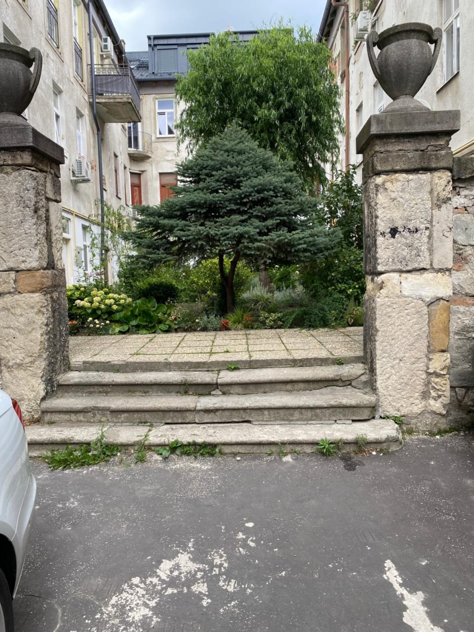 Facade/entrance, Neighbourhood, Inner courtyard view