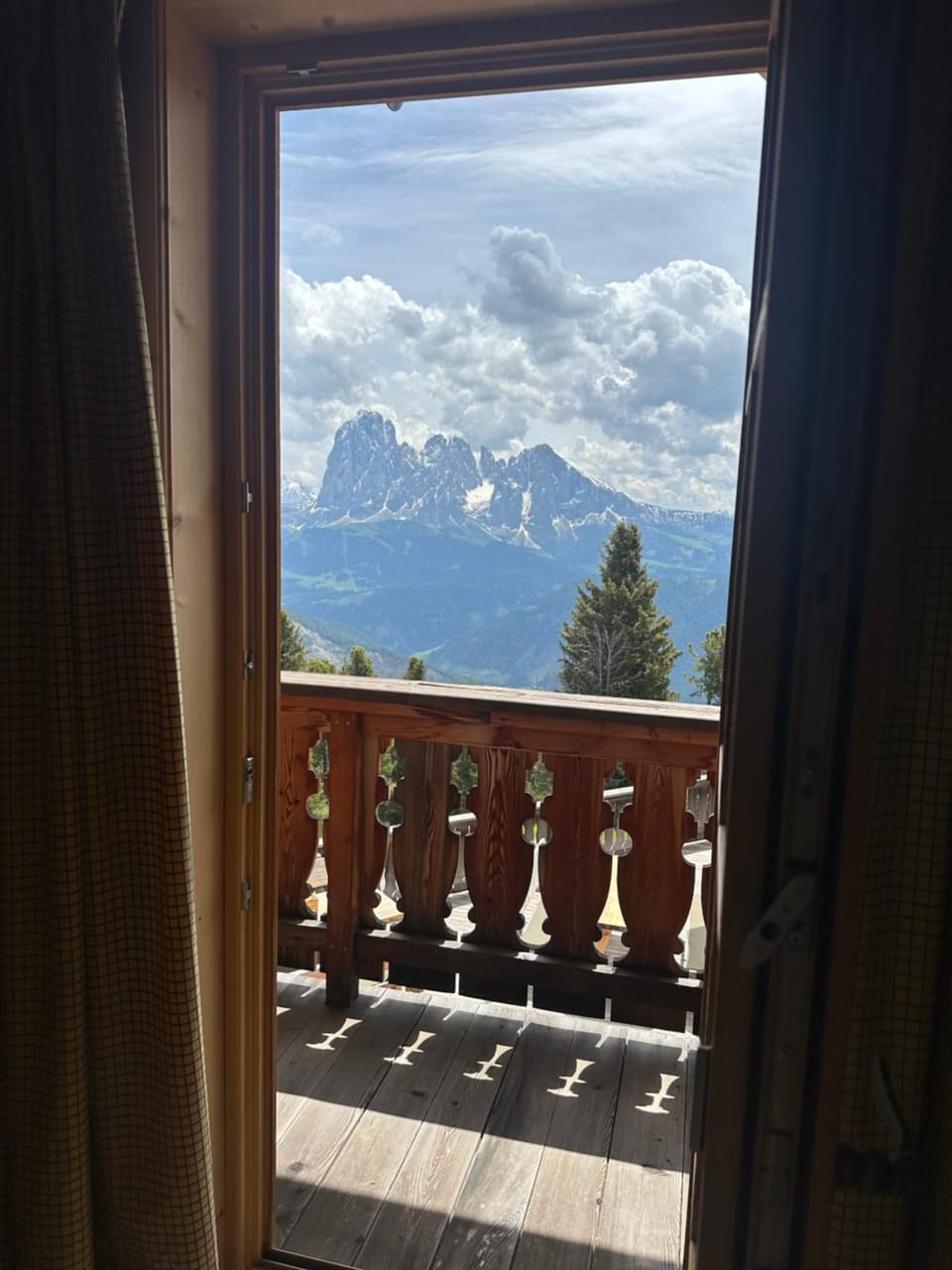 View (from property/room), Balcony/Terrace, Mountain view