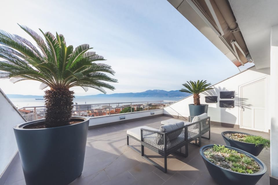 Day, View (from property/room), Balcony/Terrace, City view, Mountain view, Sea view