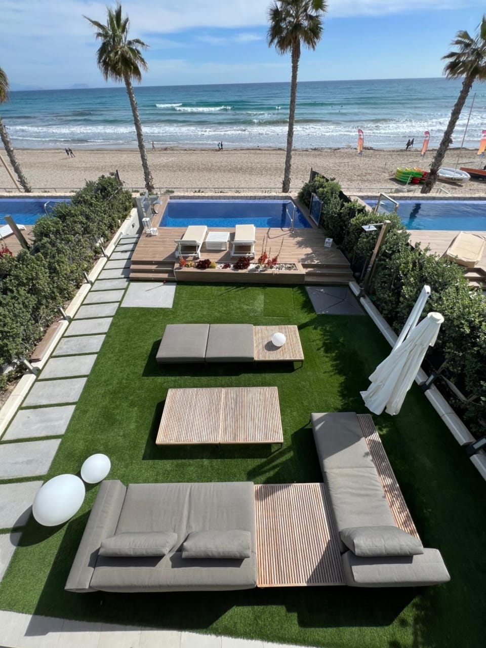 Off site, Balcony/Terrace, Beach, Sea view, Swimming pool