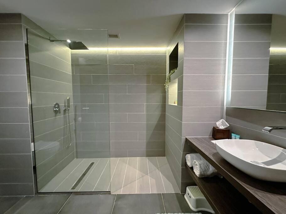 Family friendly apt at Palm Apartment in Dubai