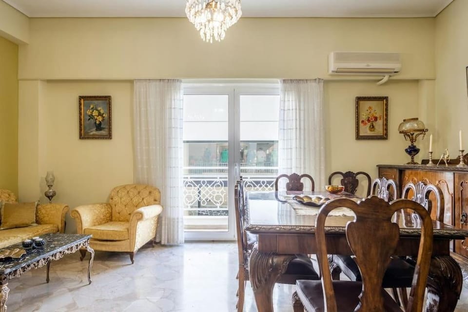 Living room, Seating area, Dining area, air conditioner