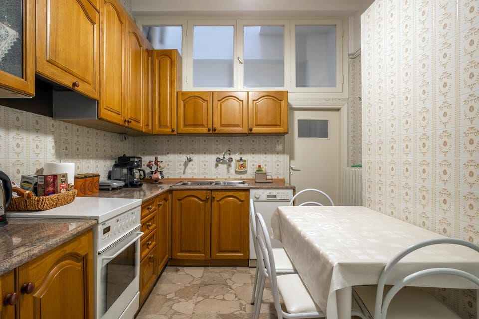 Kitchen or kitchenette, Dining area, dishwasher, minibar, oven, pet friendly, stove, toaster