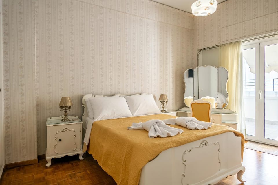 Bed, Photo of the whole room, Bedroom, towels, wardrobe