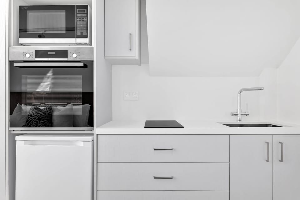 Kitchen or kitchenette, minibar, pet friendly, stove