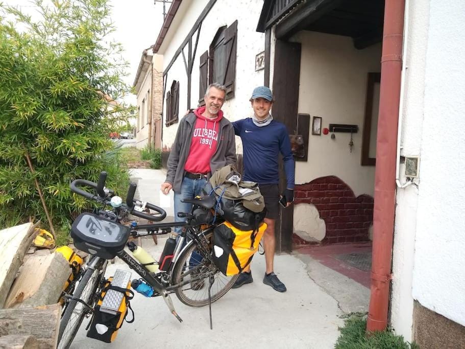Cycling, Guests