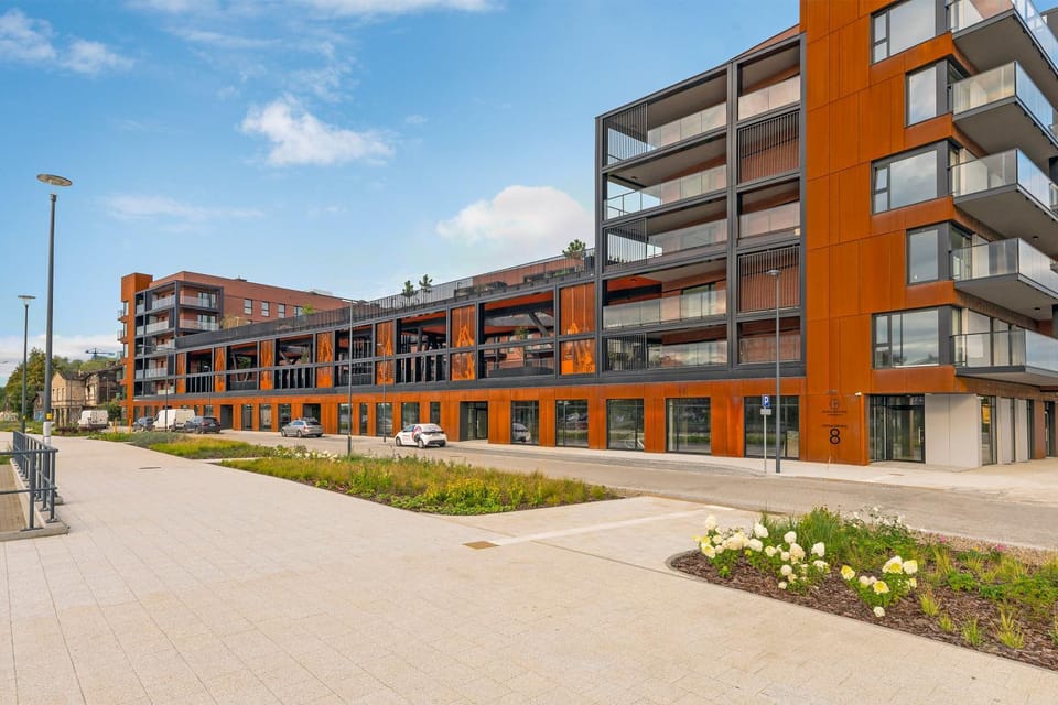 Property building, Day, Neighbourhood, Location
