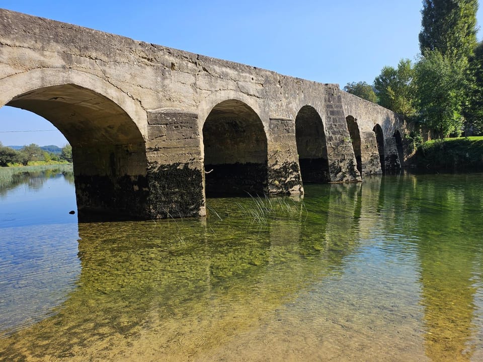 Nearby landmark, Day, Natural landscape, Landmark view, River view
