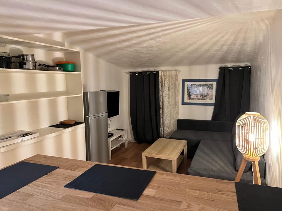 Studio Neuf Centre Ville #10 Apartment in Toulon