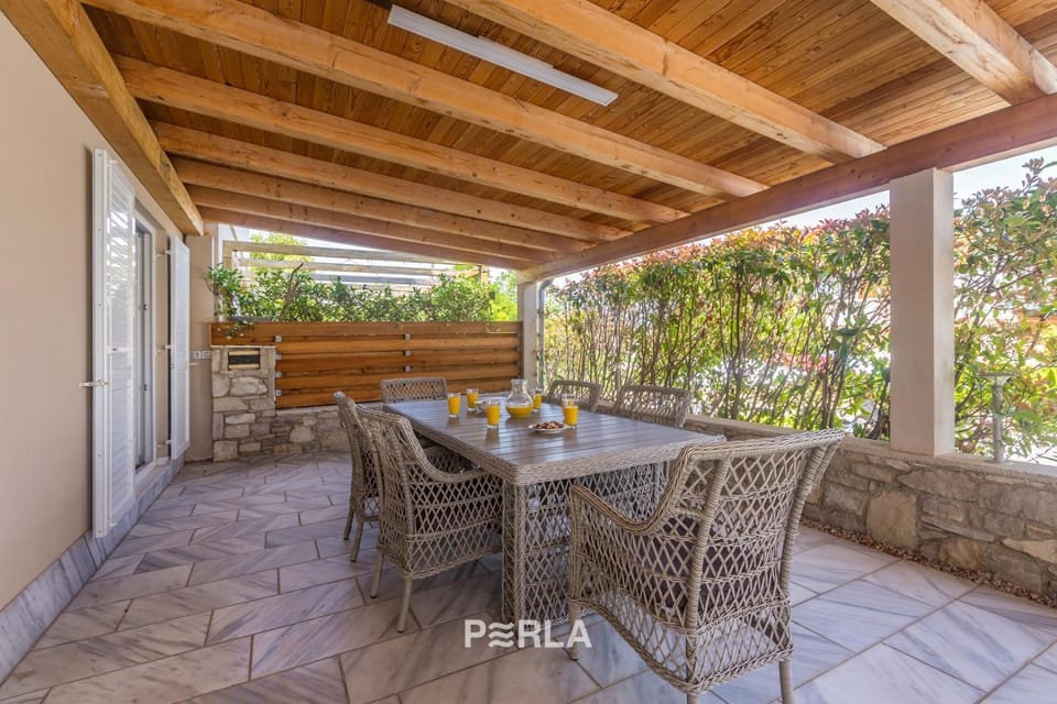 House MIRABELLE with heated Pool in Nerezine on Losinj island Bed and Breakfast in Nerezine