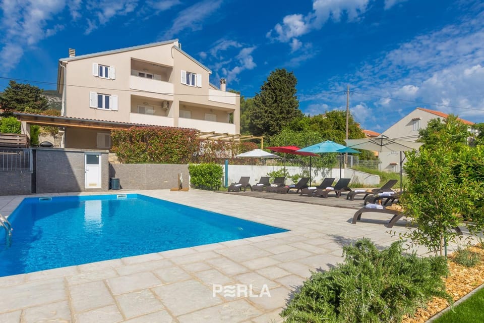House MIRABELLE with heated Pool in Nerezine on Losinj island Bed and Breakfast in Nerezine
