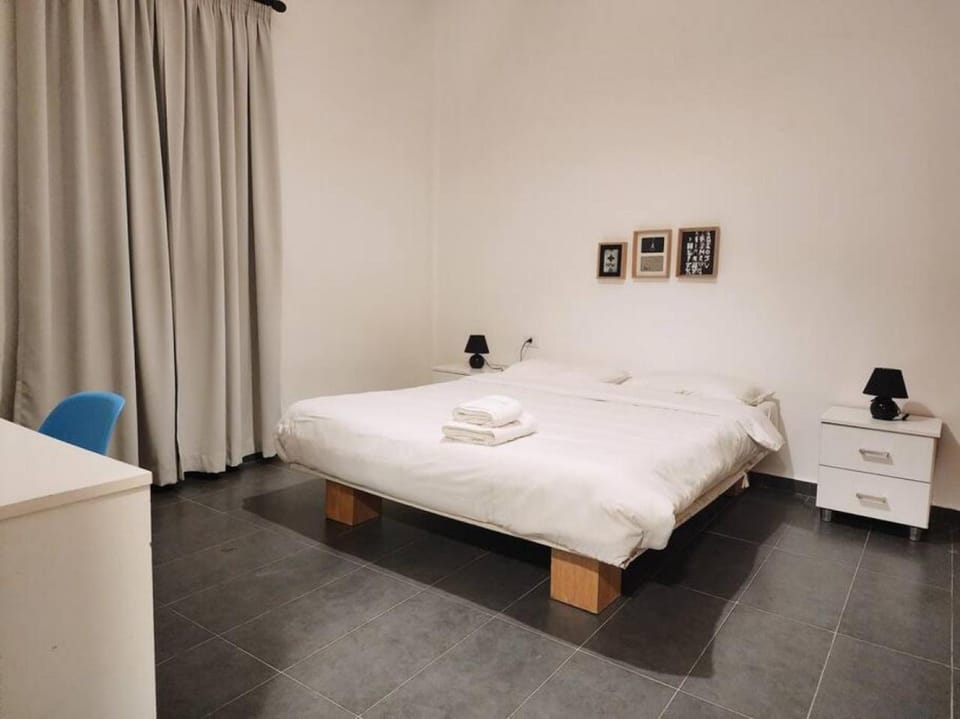 Railway House 1BR Apt with front yard, 24 hours power Apartment in Africa