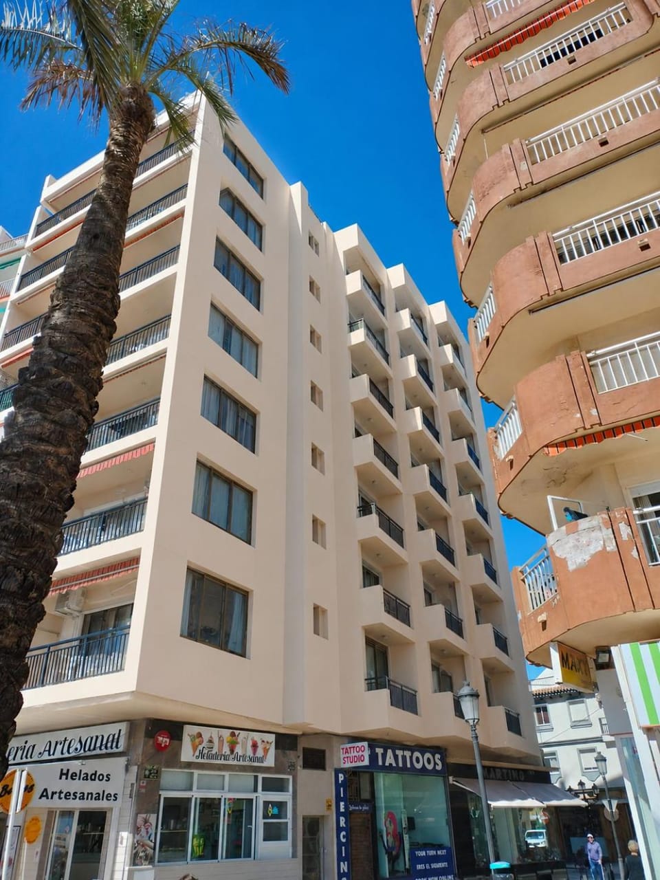 Property building, Day, Location