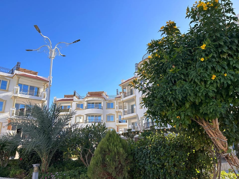 Sharm Hills Resort 3-Bedroom with Pool View and Beach Access Apartment in Sharm El-Sheikh