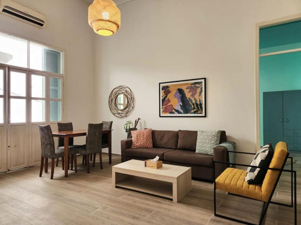Spacious 2 Bedroom Apt In Mar Mikhael Apartment in Africa