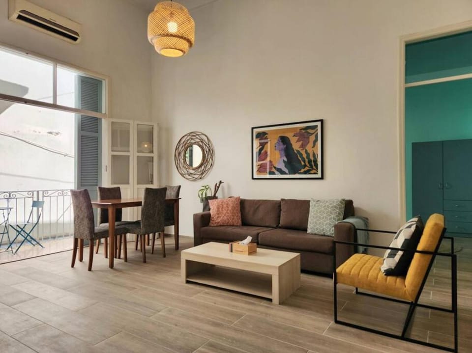 Spacious 2 Bedroom Apt In Mar Mikhael Apartment in Africa