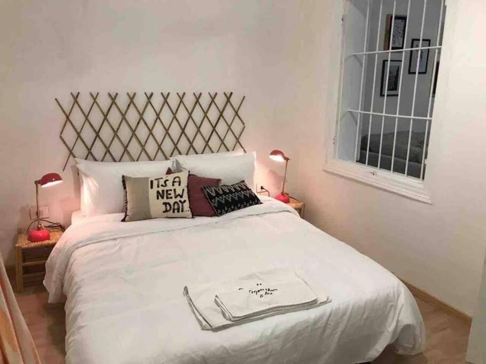 Skylight 1BR Apartment Mar Mikhael Apartment in Africa