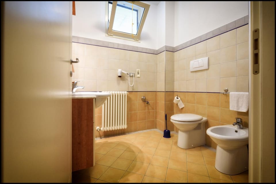 Toilet, Bathroom