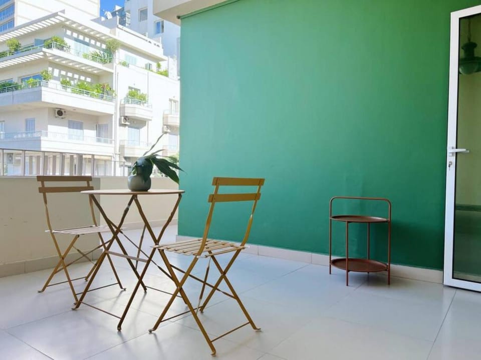 Chill 2Br haven Gemmayze Apartment in Africa