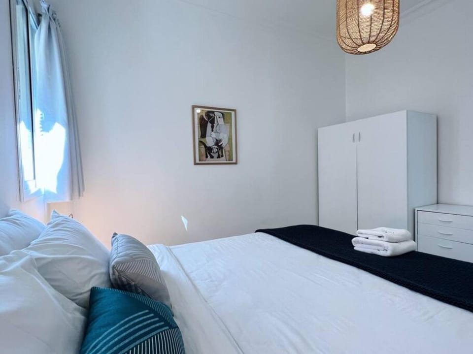 Chill 2Br haven Gemmayze Apartment in Africa
